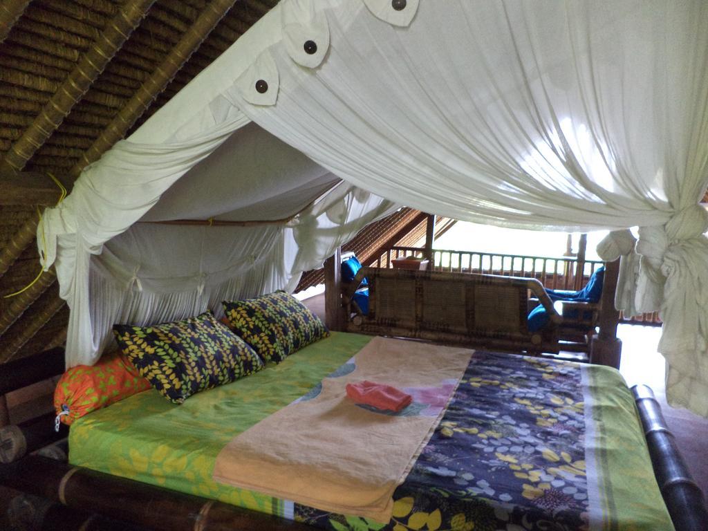Topi Inn