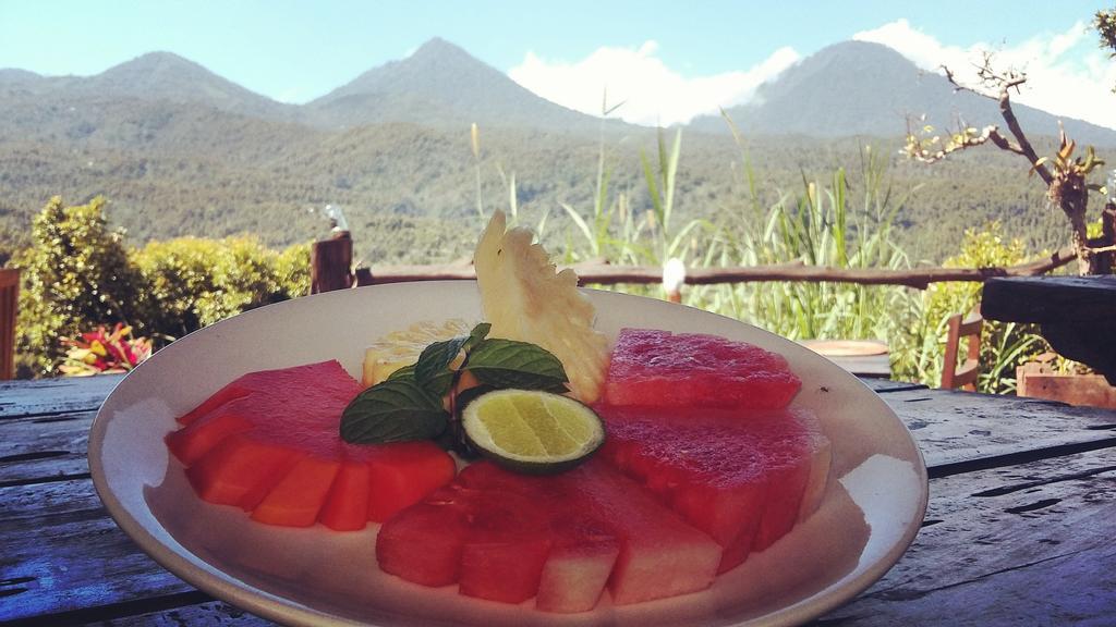 Made Oka And Warung * Munduk (Bali)