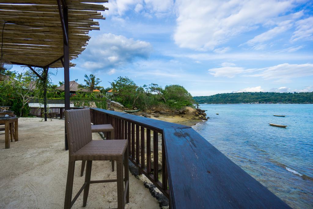 Laguna Reef Huts 4*