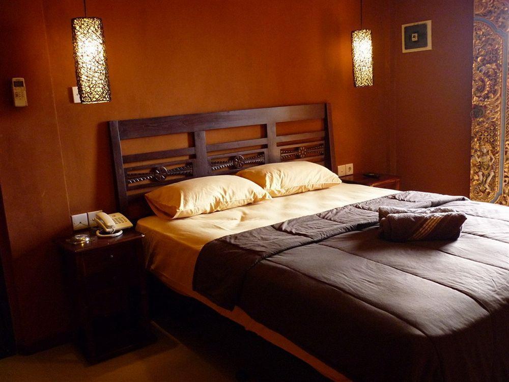 Bemo Corner Kuta (Bali)
