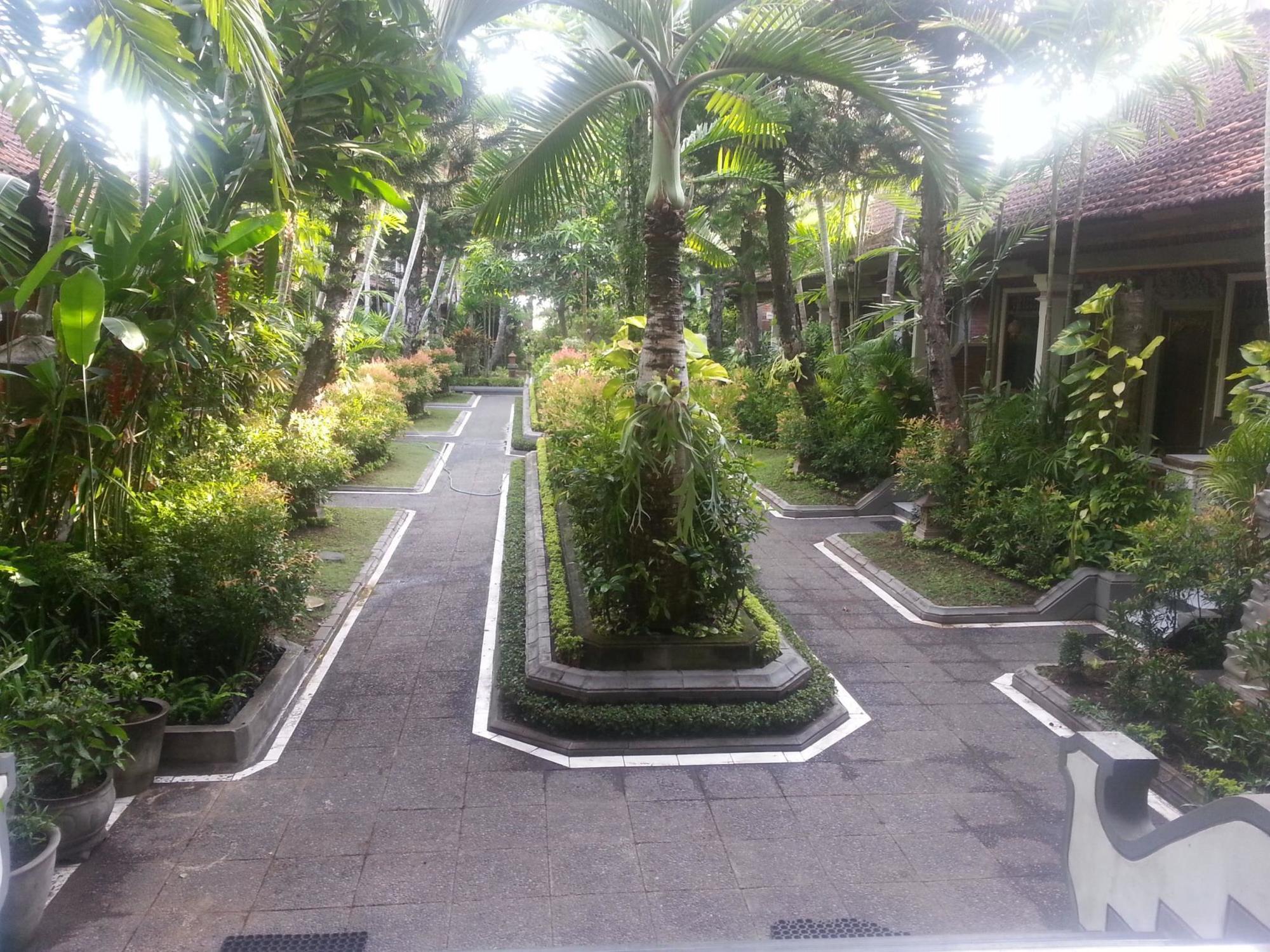 Dewa Bharata Resort 3*