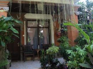 Oyo 1930 Ananda Hotel 2*