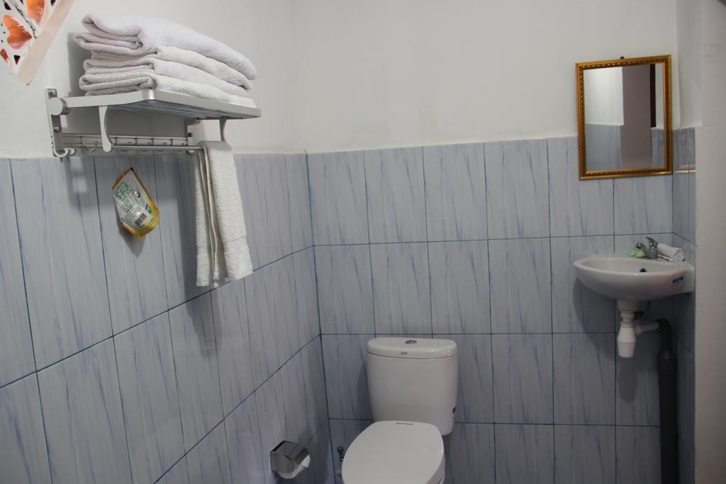 Guest house Adila Warung And *