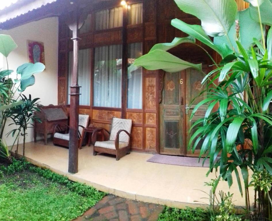 Kampoeng Joglo Abangan Inn