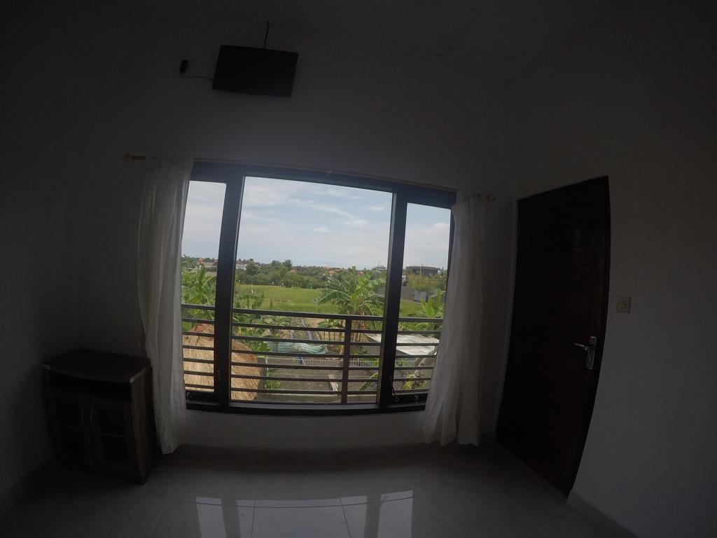 Homestay Pluto House