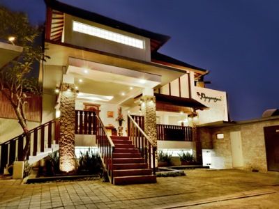 Villa The Khayangan Dreams Villa, *