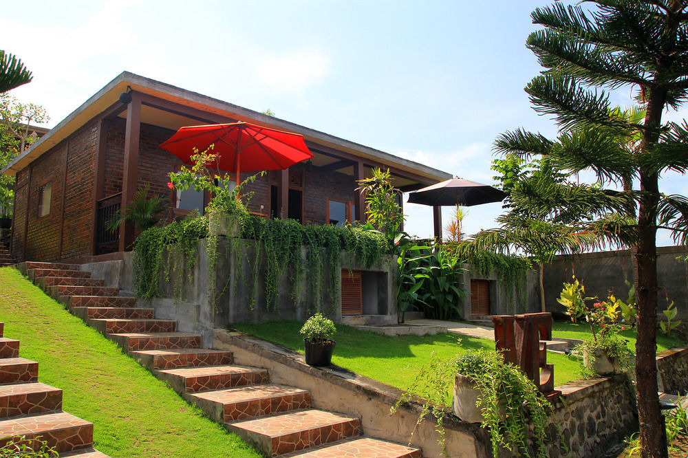 Arton & Club Pulukan