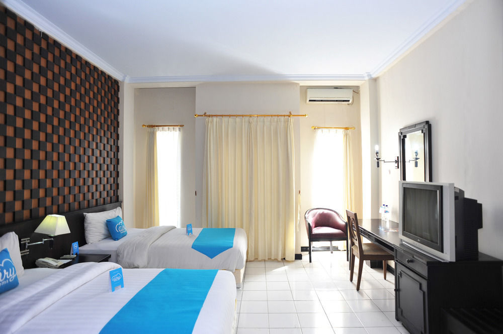 Puri Saron 3*