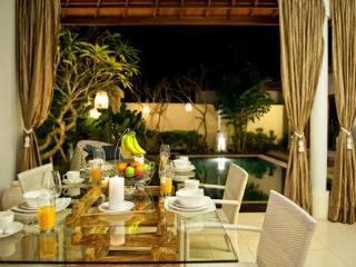 4s At Square Villa Seminyak (Bali)
