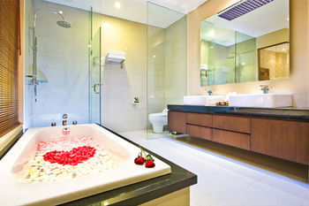 Oval Bali Villa *