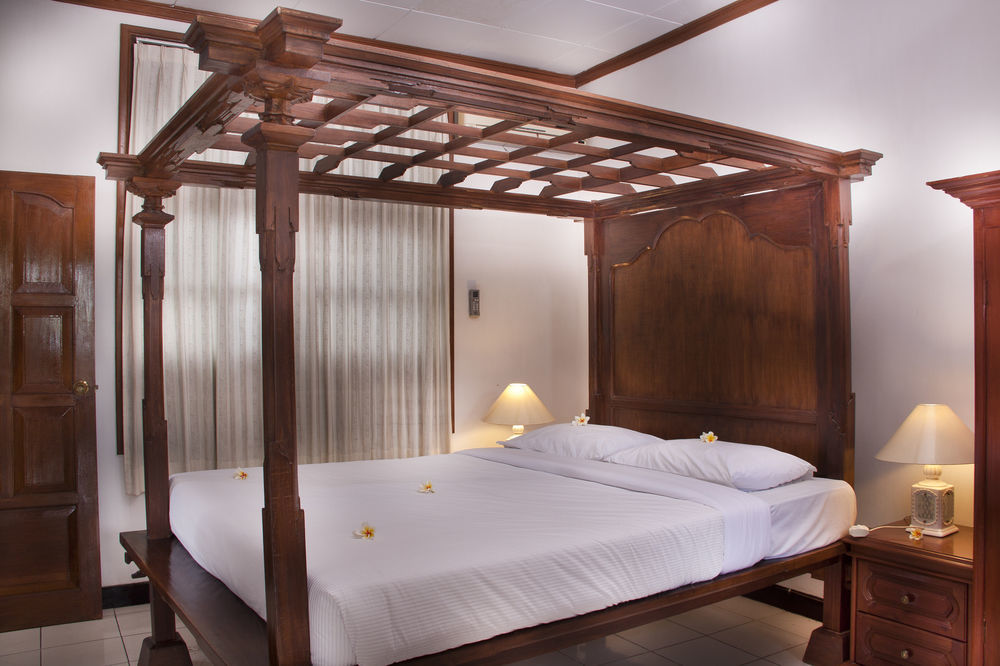 Hotel Bali Taman & Lovina 4*