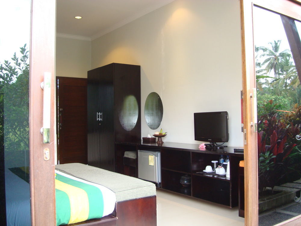 Resort Anini Raka & 4*