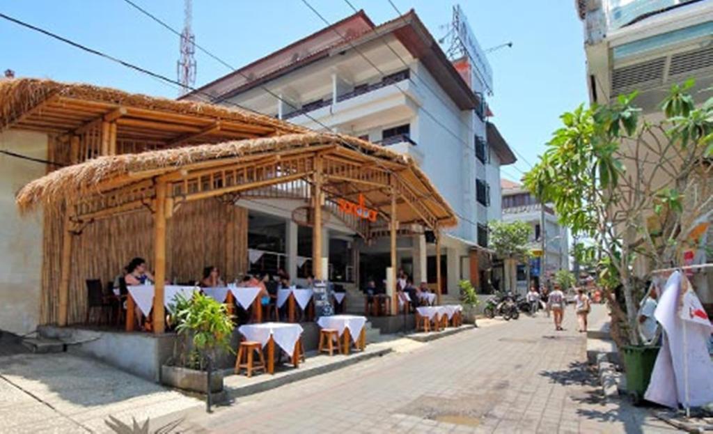 Kuta One Party 3*