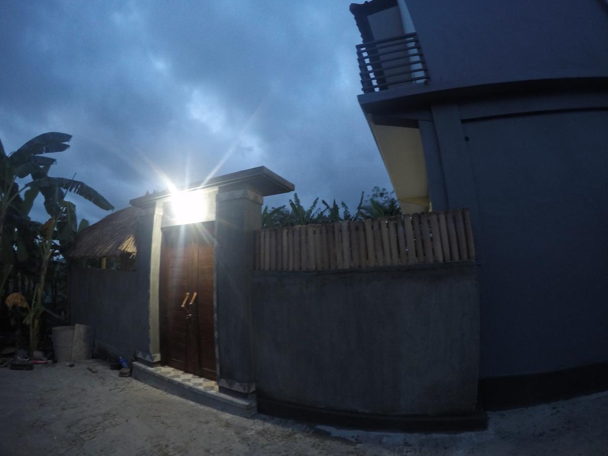 Pluto House Homestay *