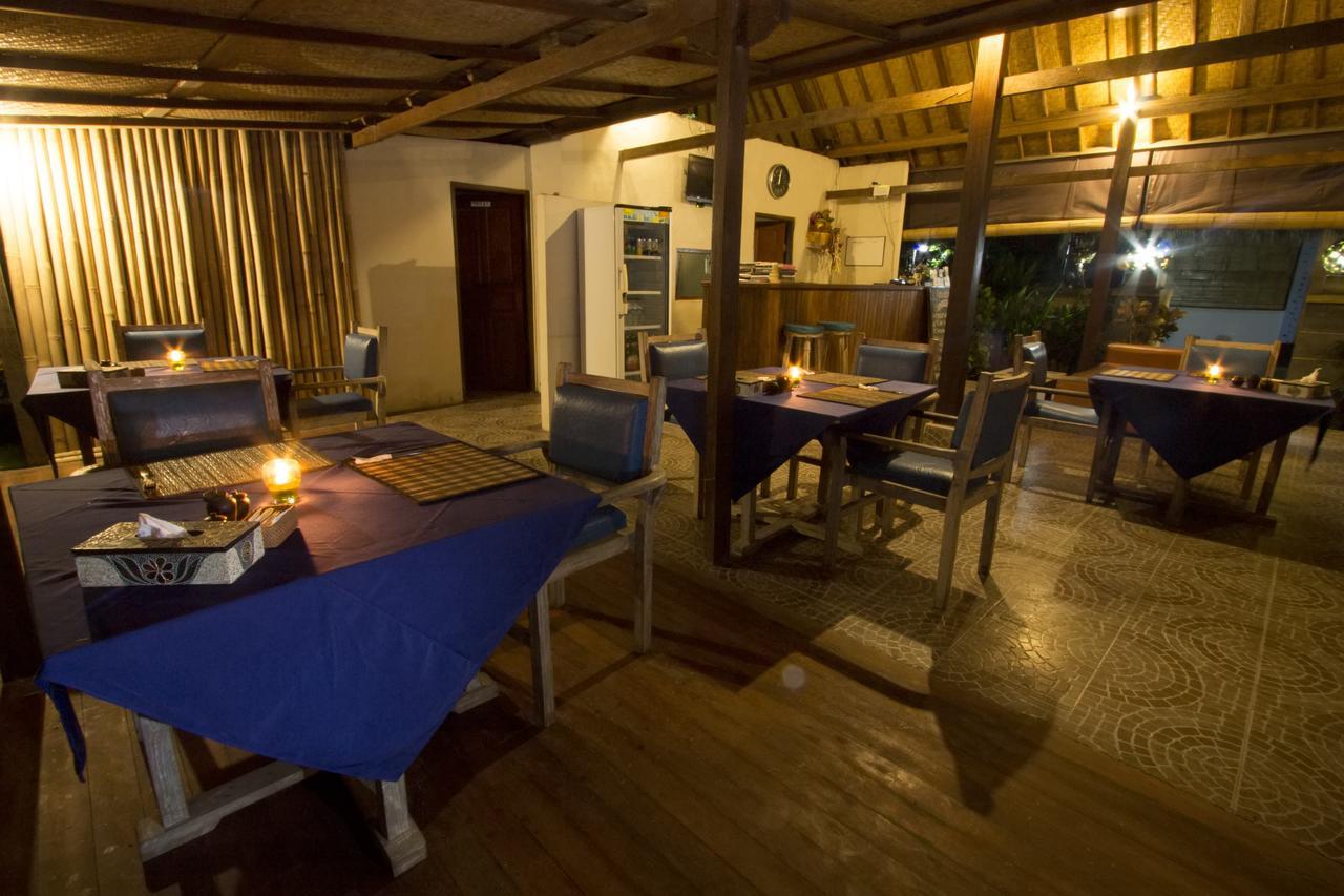 Amora Hut's 3*
