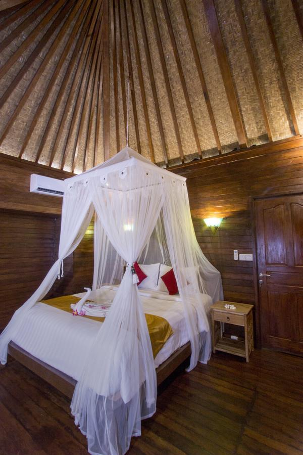 Amora Hut's Nusa Lembongan (Bali)