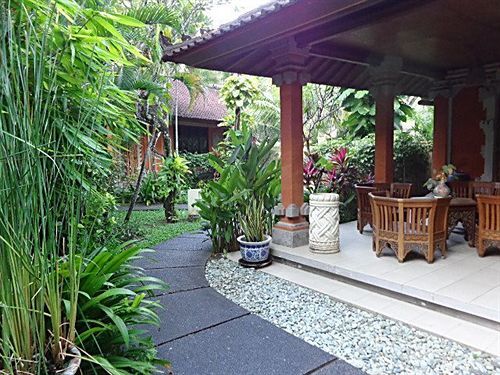Hotel The Benoa Front &