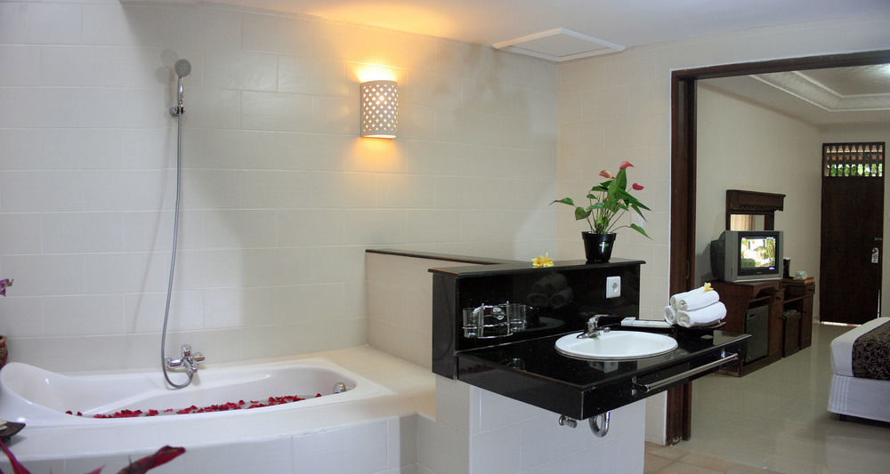 The Taman Ayu Hotel 3*