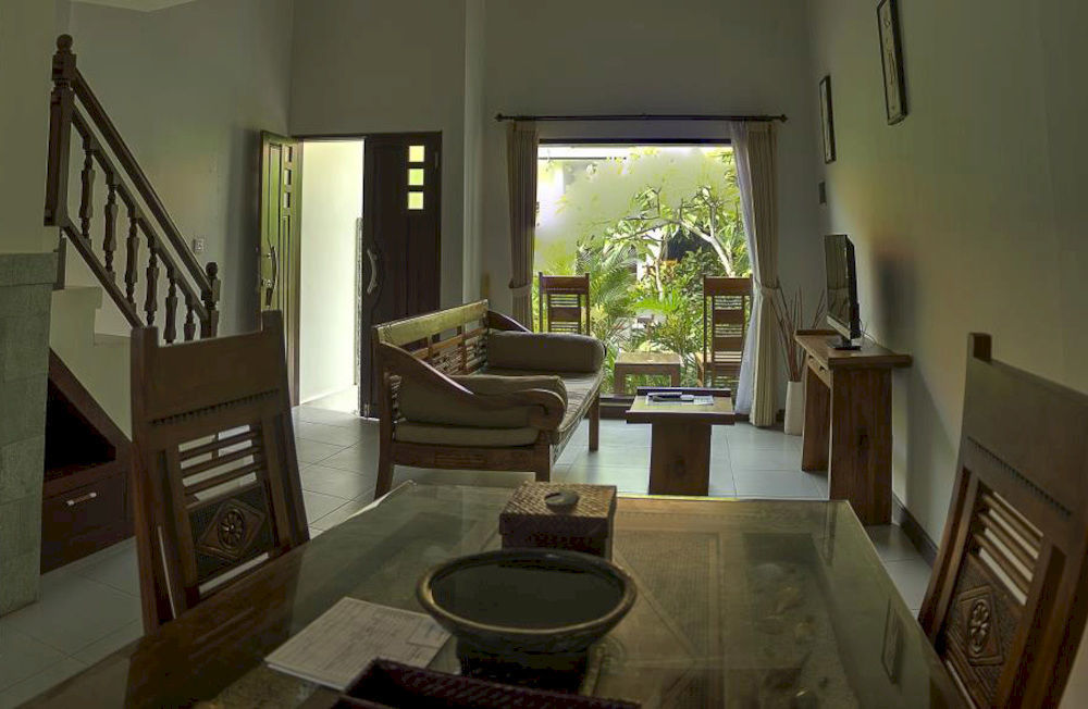 La House Aparthotel 3*