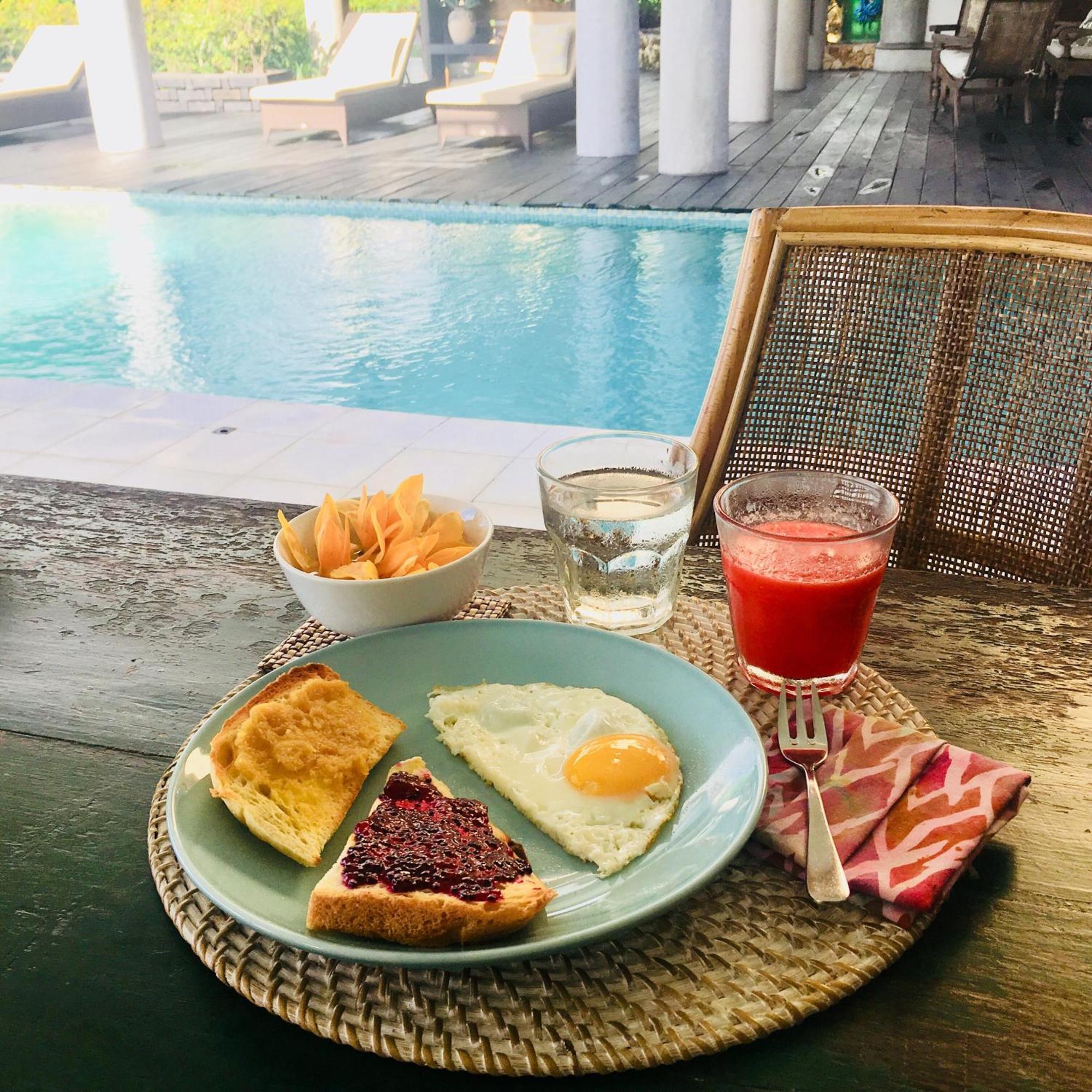 Adila Bali 4*