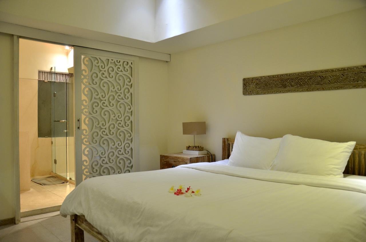 Oberoi 2 Bedrooms *