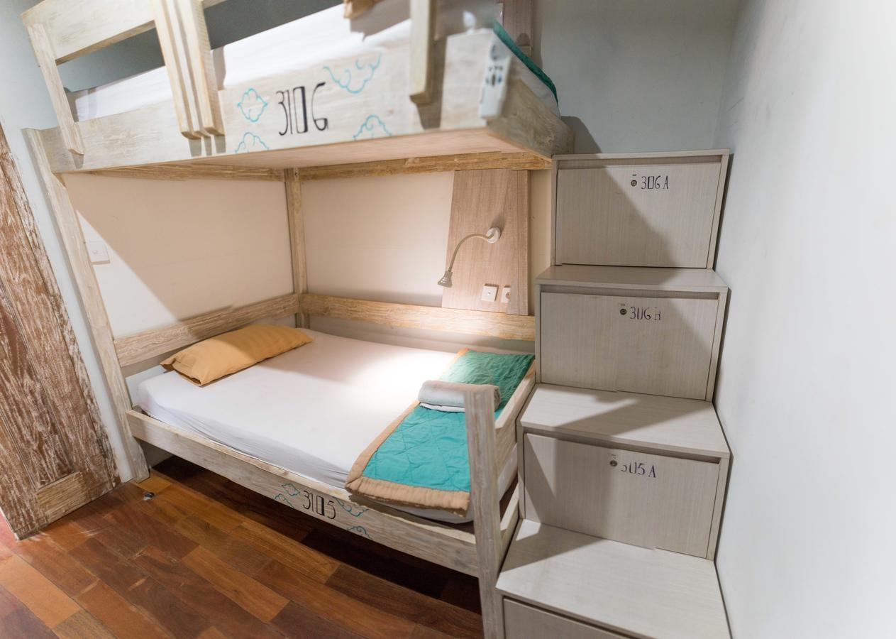 Hostel Nau Here *