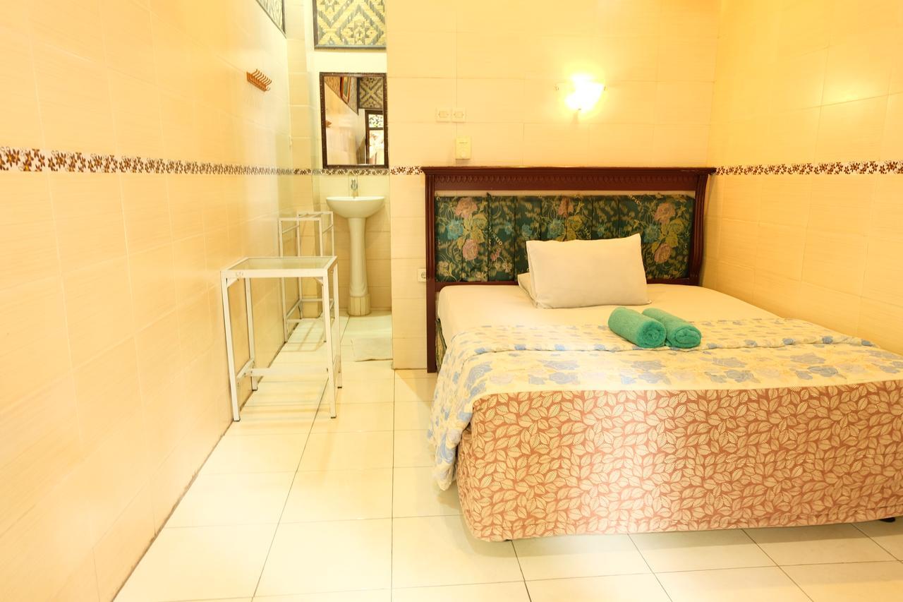 Hotel Kerti And Restaurant 2*