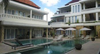 Hotel Bali Court & 3*