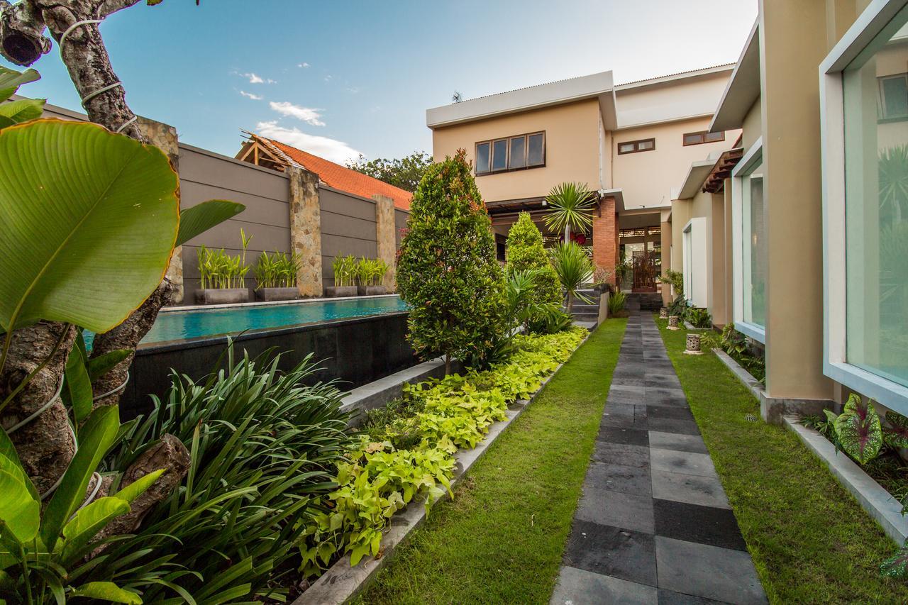 Svarna Seminyak (Bali)