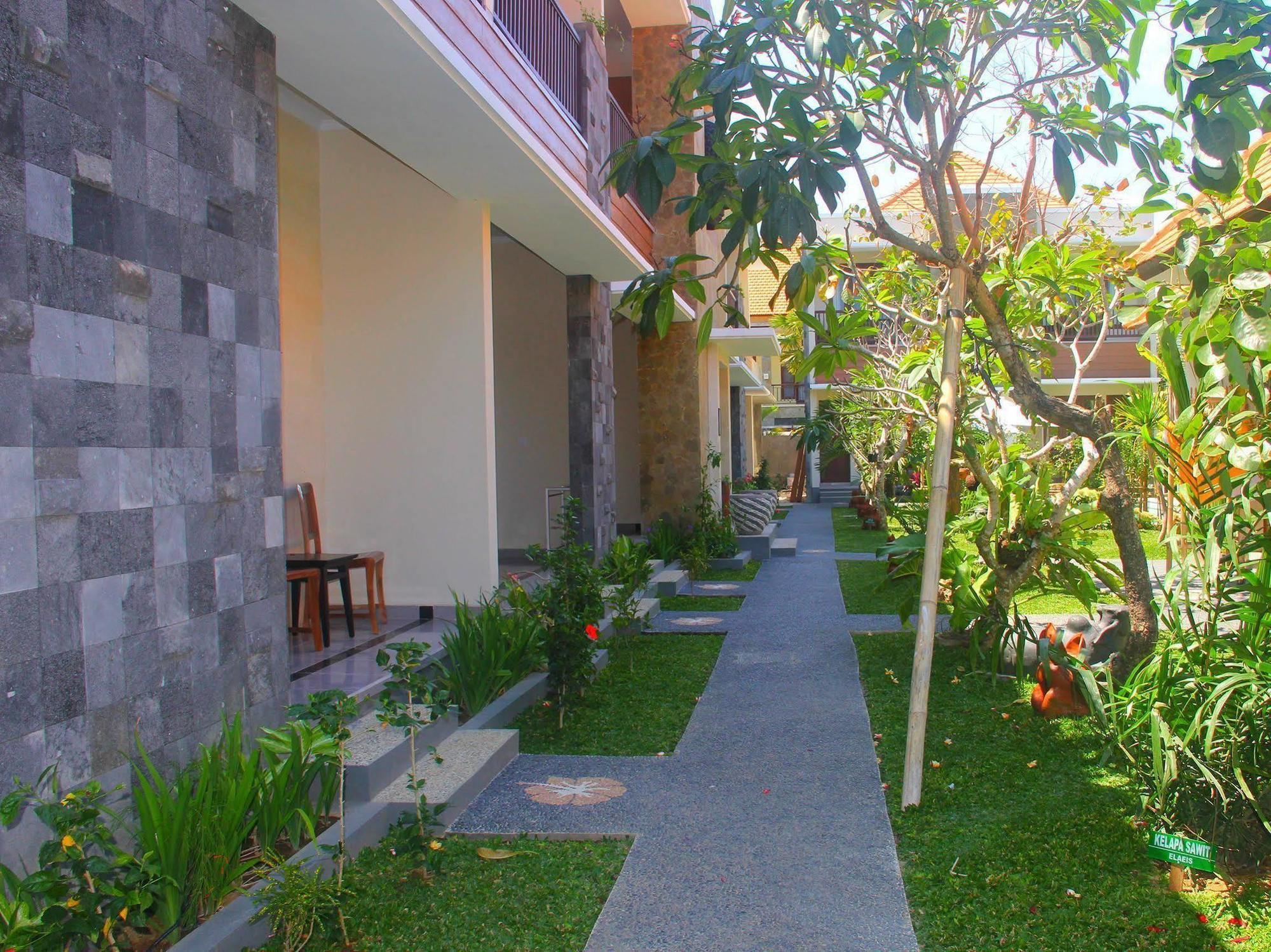 U Tube Hotel 3*
