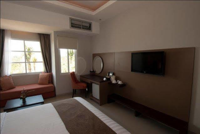 Lorin New Kuta Hotel 4*
