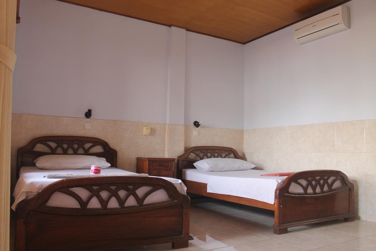Serangan Ii Inn Padangbai (Bali)