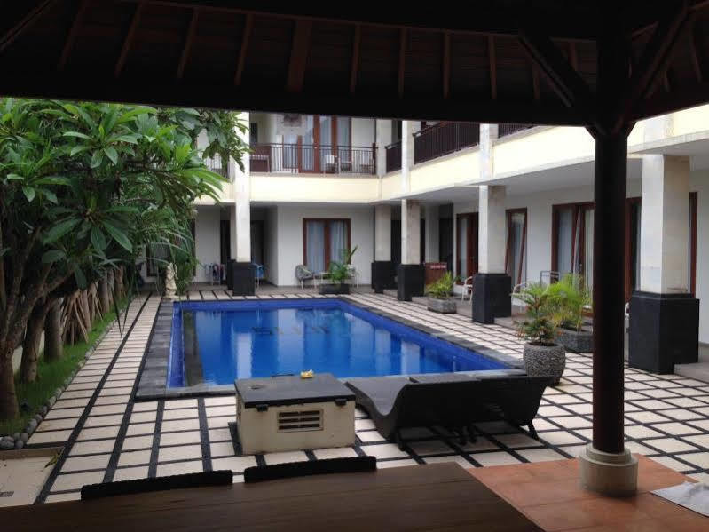 Suji Aparthotel 2*