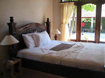 Double One 4* Amed (Bali)