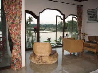 Hotel Field And Restaurant