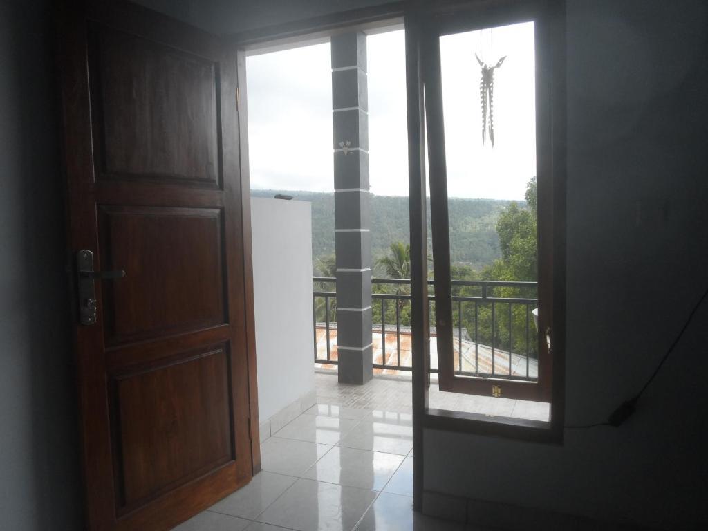 Homestay One And Warung Munduk (Bali)