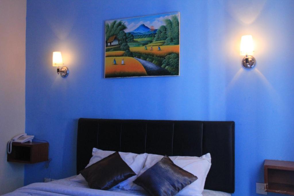 Asher Bali Transit Hotel 2*