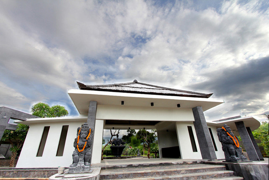 Gino Feruci By Kagum Lovina (Bali)