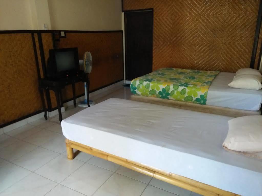 Wisma tamu Puri Mandhara *