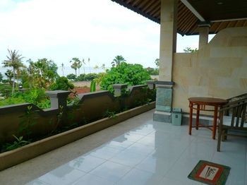 Bed & Breakfast Rumah Wayans Lipah 2*
