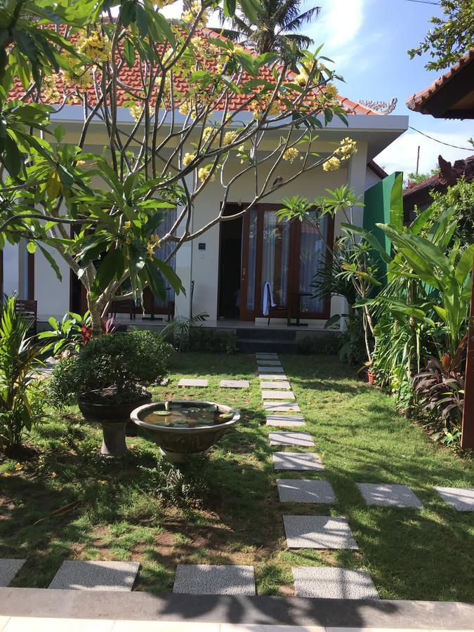 Kubu Homestay *