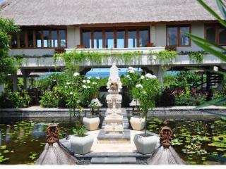 Hotel Santi Sari Boutique