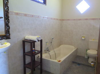 Guest house Karma Loka 4*