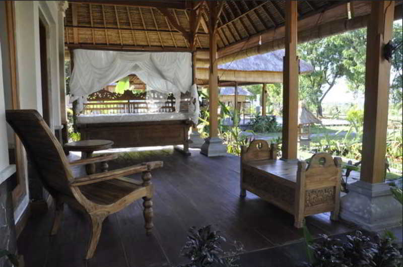 Hotel Santi Sari Boutique 5*
