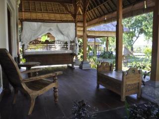 Hotel Santi Sari Boutique 5*