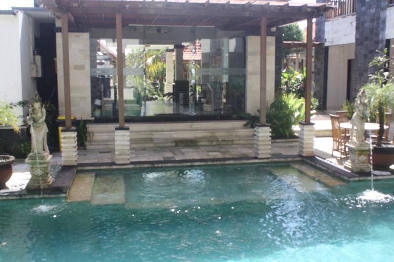 Mamo Uluwatu Hotel 3*