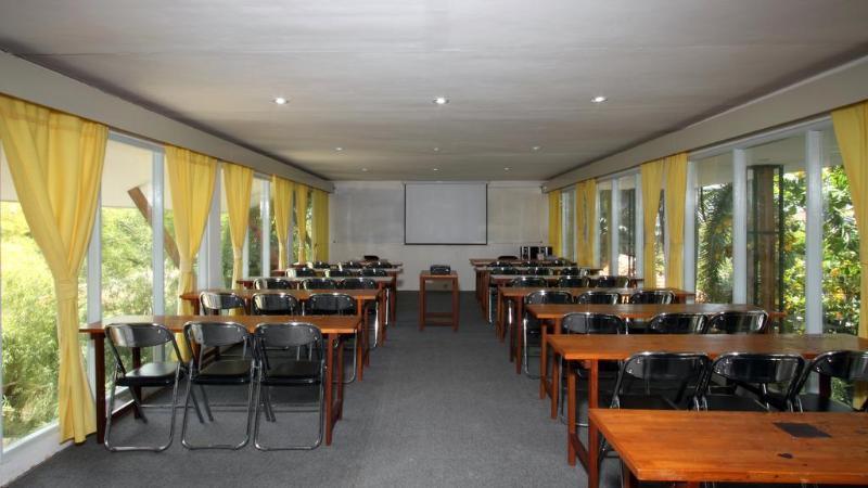 The Village Hotel 3*