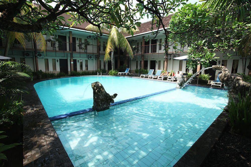 Hotel Agung 2*