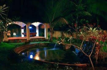 Wisma tamu Bali Au Naturel 2*
