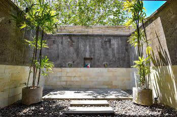 Villa Sumberkima Hill Private Retreat *